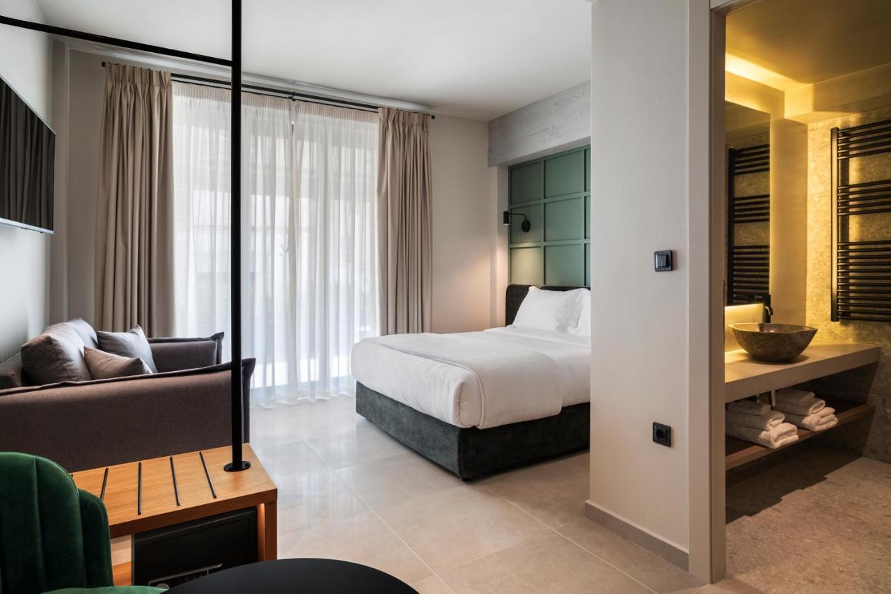 Bob W Akadimia Hotel