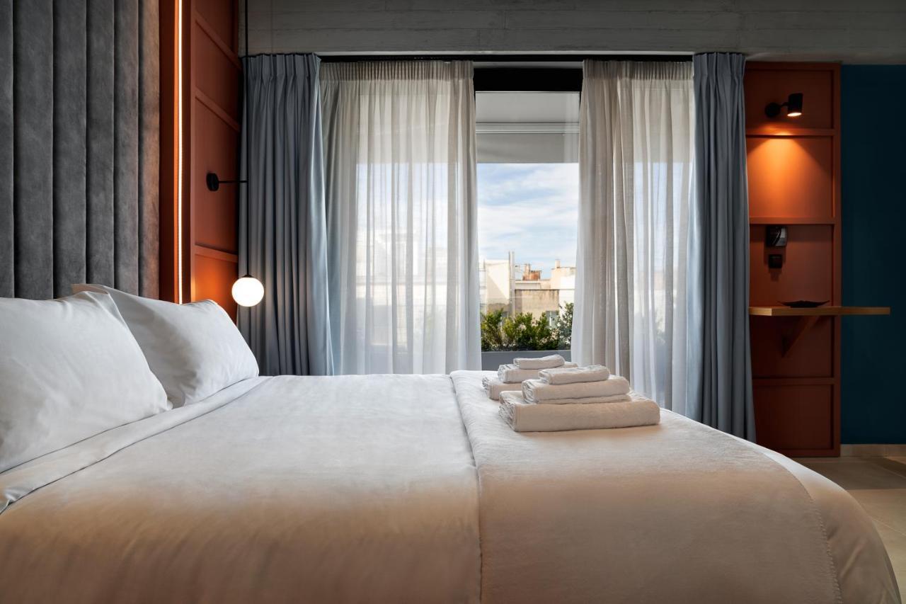 Bob W Akadimia Hotel 4*