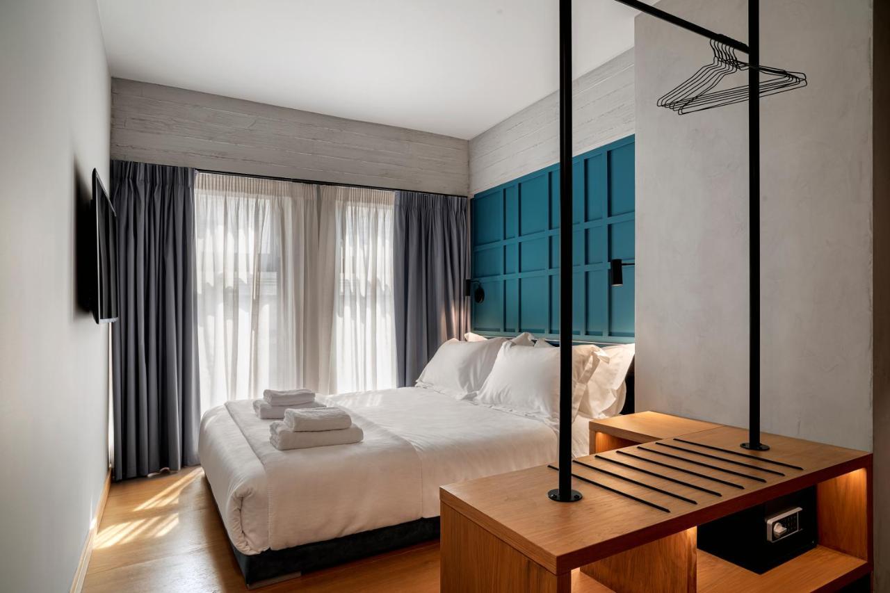 Bob W Akadimia Hotel 4*